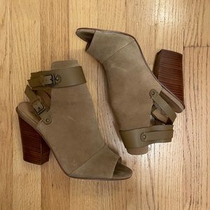 Joes Jeans suede camel peep toe bootie 🐫
